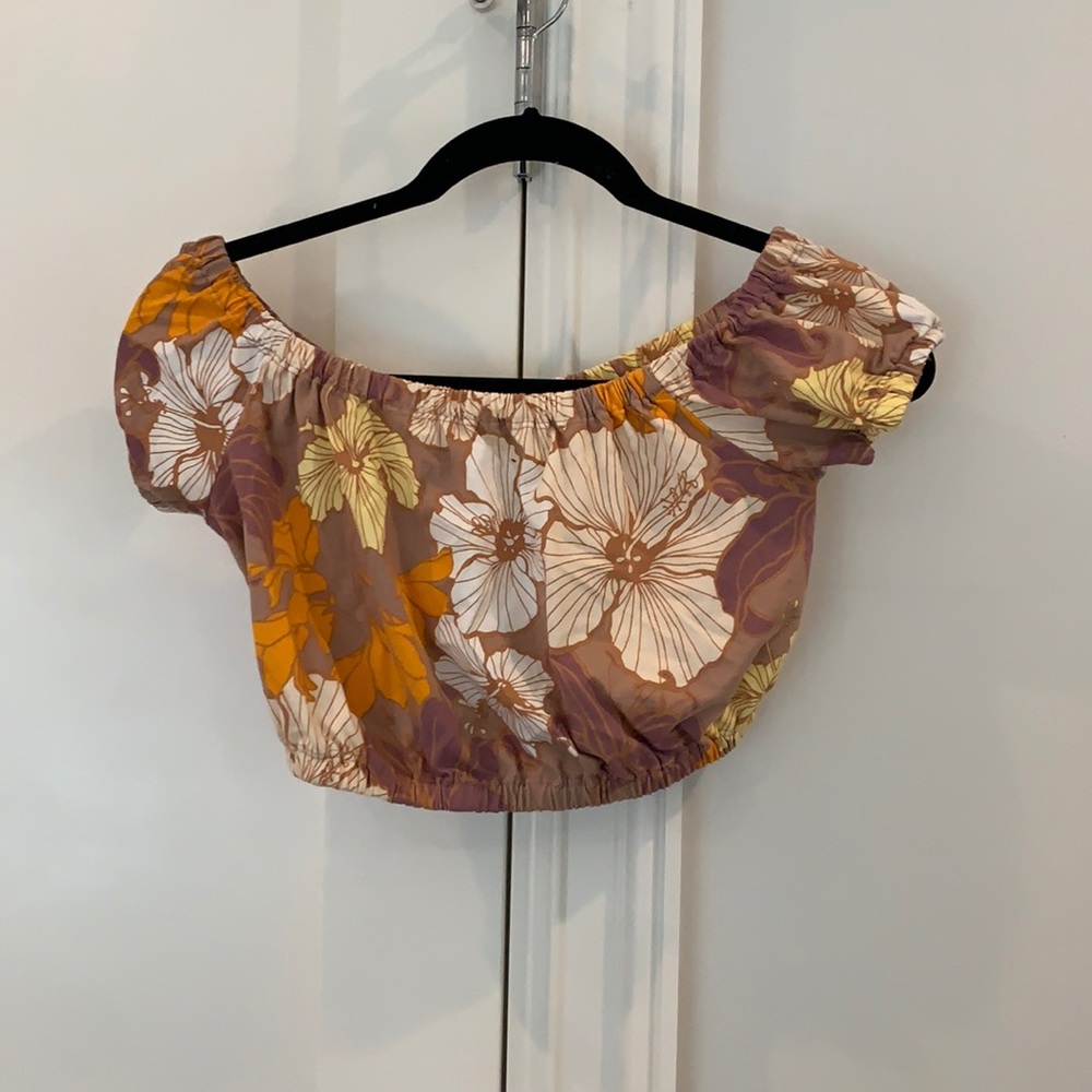 Aritzia Wilfred Crop Top